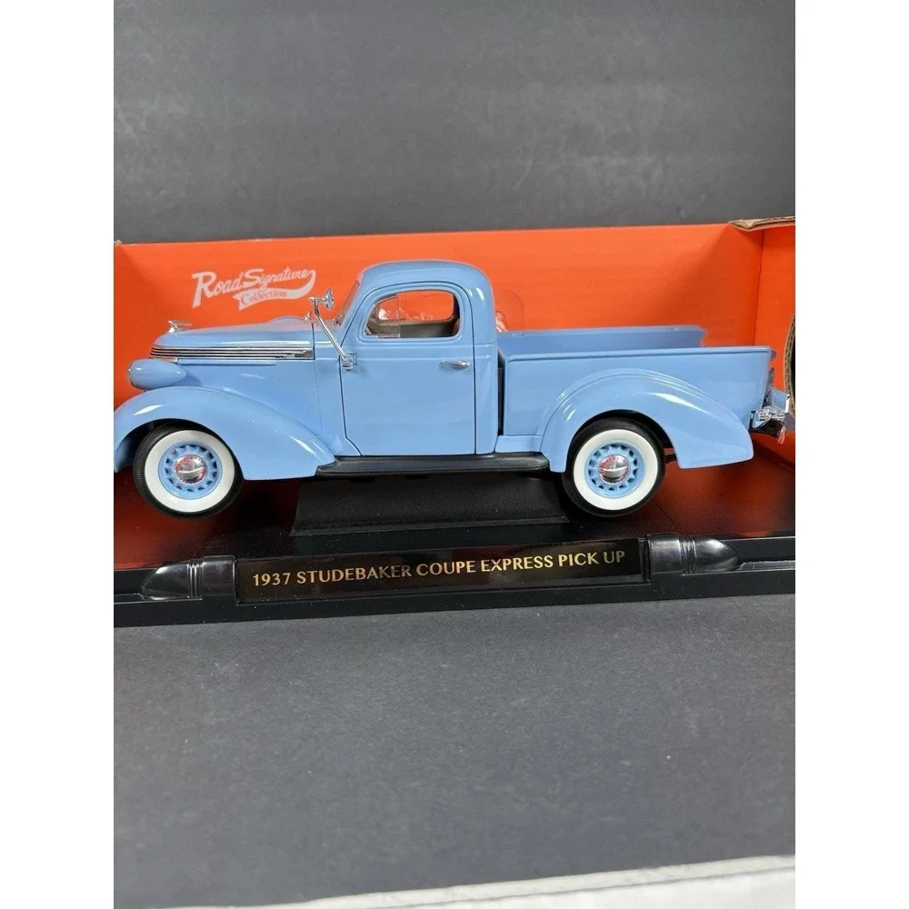 Road Signature 1937 Studebaker Coupe Express Pickup Truck 1:18 Diecast